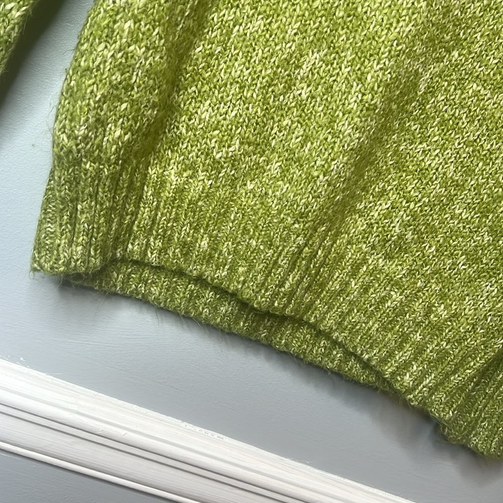 Women’s St. John’s Bay Green Knit Sweater Size Petite Small - Picture 4 of 5